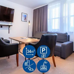 - Hotel apartamentowy